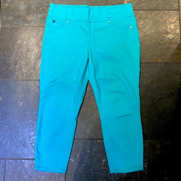 Jordache Ankle Length Jeans - Picture 5 of 7